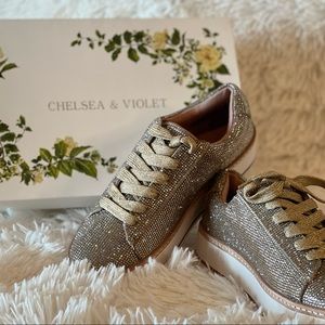 NWT Stunning Chelsea & Violet blush gold sequin platform shoe